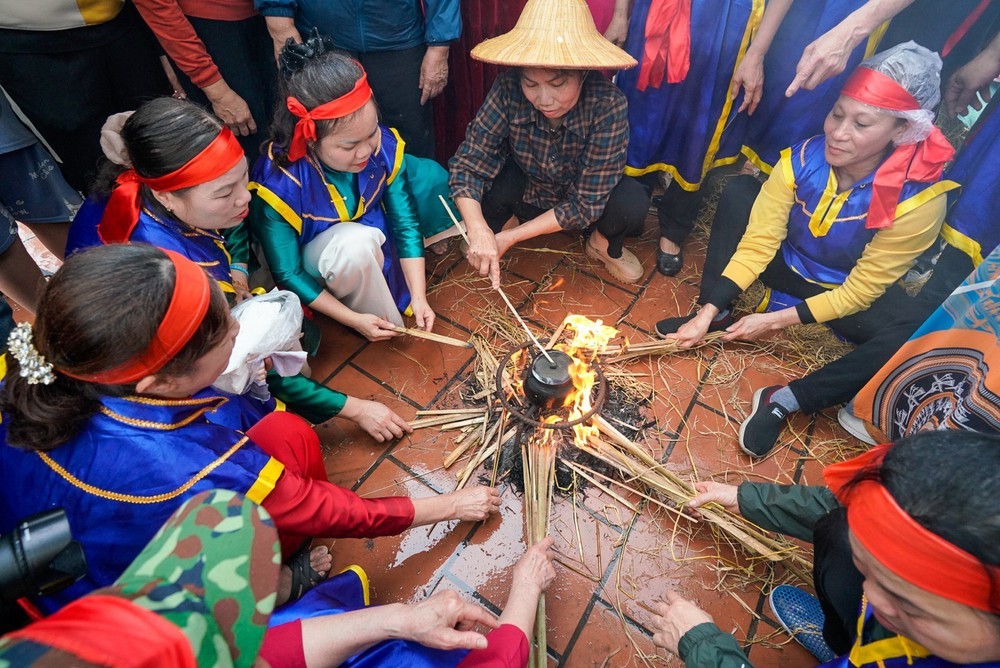 Nghị quyết số 80-NQ/TW: Phát huy tối đa giá trị và sức mạnh văn hóa, con người Việt Nam trong kỷ nguyên mới - Ảnh 4. Nghị quyết số 80-NQ/TW: Phát huy tối đa giá trị và sức mạnh văn hóa, con người Việt Nam trong kỷ nguyên mới - Ảnh 4.