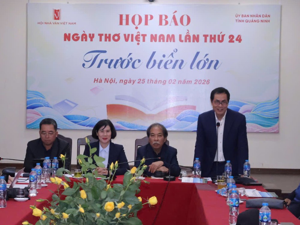 Thi ca trong khát vọng "Trước biển lớn" - Ảnh 3. Thi ca trong khát vọng "Trước biển lớn" - Ảnh 3.