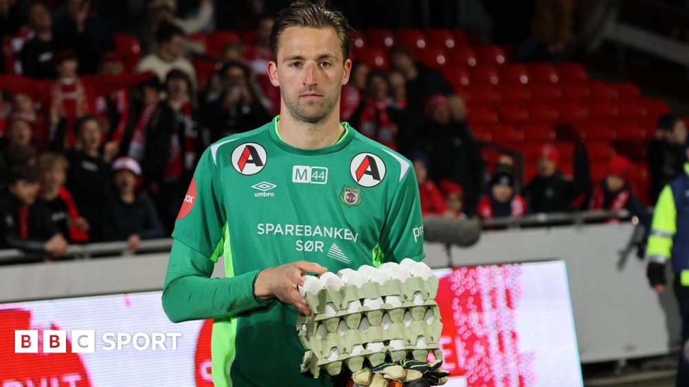 Độc lạ giải VĐQG Na Uy: Cầu thủ hay nhất trận được tặng trứng, sữa, rau, củi,... - Ảnh 1.