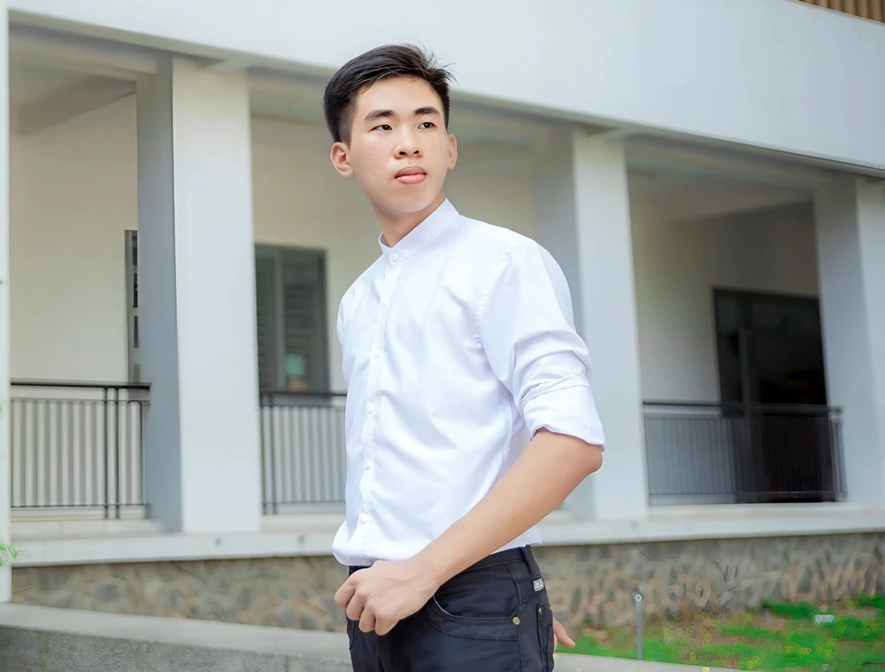 Một Lý Thăng Long giàu suy tư giữa "một thế giới rất phẳng" - Ảnh 1.