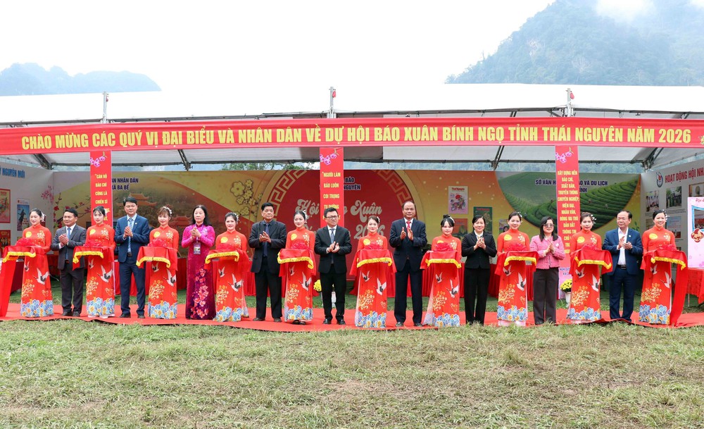 Lễ hội Lồng tồng: Tái hiện lại nét đẹp văn hóa của cư dân vùng hồ Ba Bể - Ảnh 2. Lễ hội Lồng tồng: Tái hiện lại nét đẹp văn hóa của cư dân vùng hồ Ba Bể - Ảnh 2.