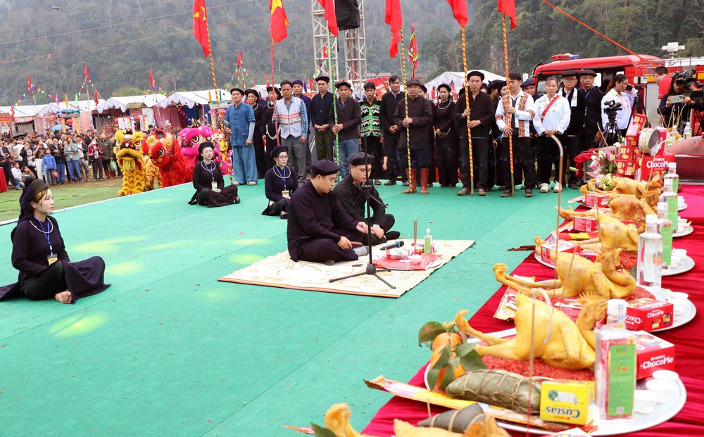 Lễ hội Lồng tồng: Tái hiện lại nét đẹp văn hóa của cư dân vùng hồ Ba Bể - Ảnh 6. Lễ hội Lồng tồng: Tái hiện lại nét đẹp văn hóa của cư dân vùng hồ Ba Bể - Ảnh 6.