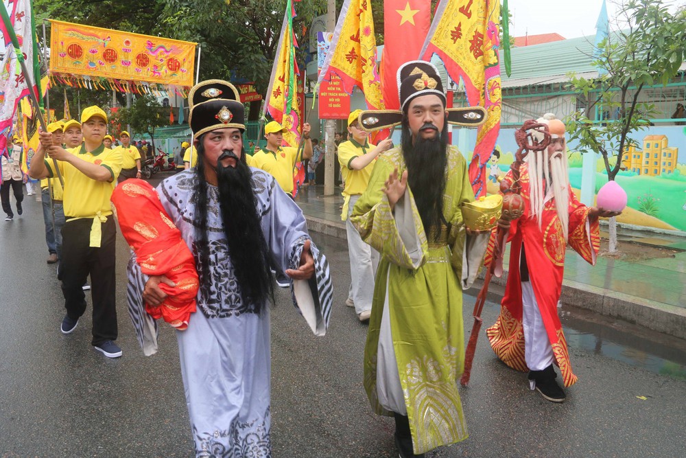 Đặc sắc lễ nghinh thần trên đường phố Đồng Nai - Ảnh 8. Đặc sắc lễ nghinh thần trên đường phố Đồng Nai - Ảnh 8.