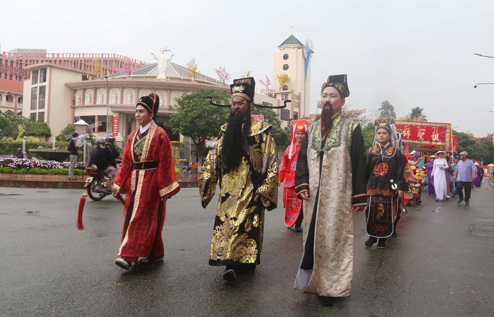 Đặc sắc lễ nghinh thần trên đường phố Đồng Nai - Ảnh 10. Đặc sắc lễ nghinh thần trên đường phố Đồng Nai - Ảnh 10.