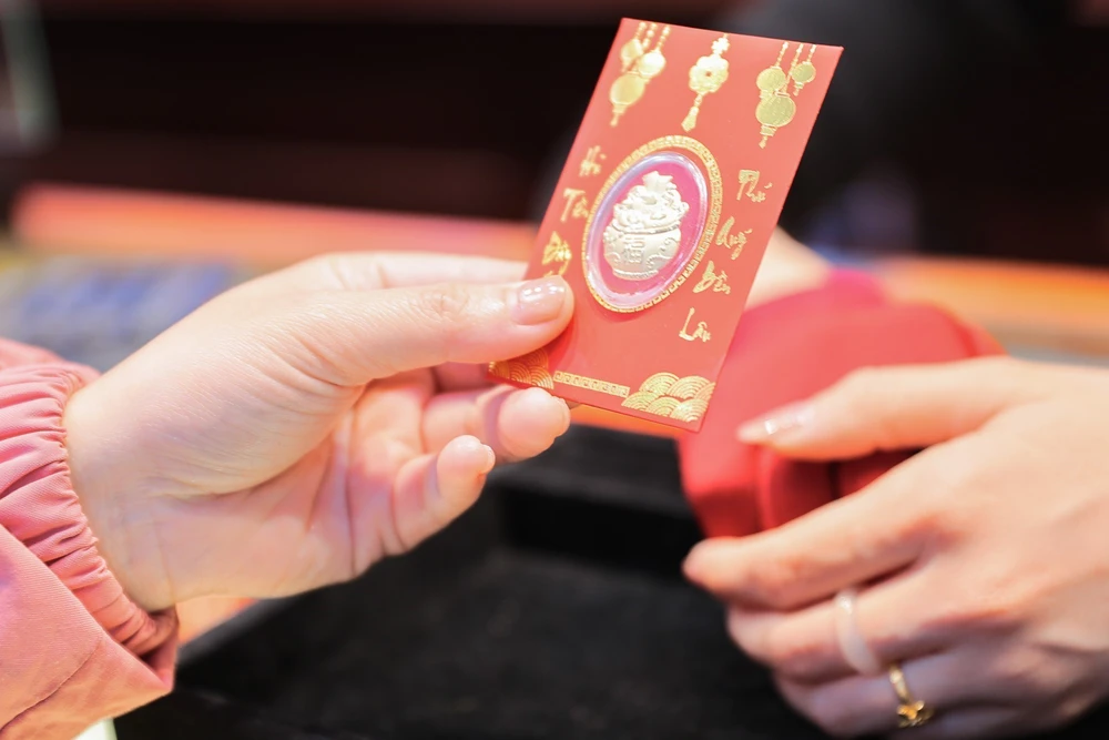 Hà Nội: Máy bán vàng tự động - điểm nhấn mới trong ngày vía Thần Tài - Ảnh 6.