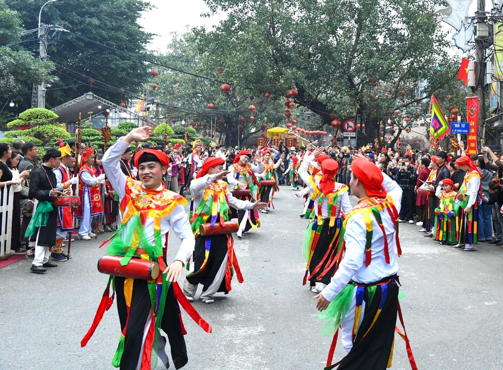 Về Triều Khúc xem trai giả gái trong điệu múa cổ - Ảnh 16. Về Triều Khúc xem trai giả gái trong điệu múa cổ - Ảnh 16.