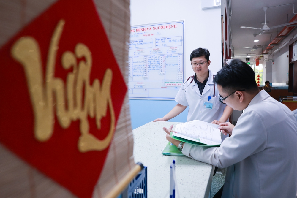 Những "màu đỏ không Tết" và hồi chuông cảnh báo từ sốt xuất huyết Dengue - Ảnh 2.