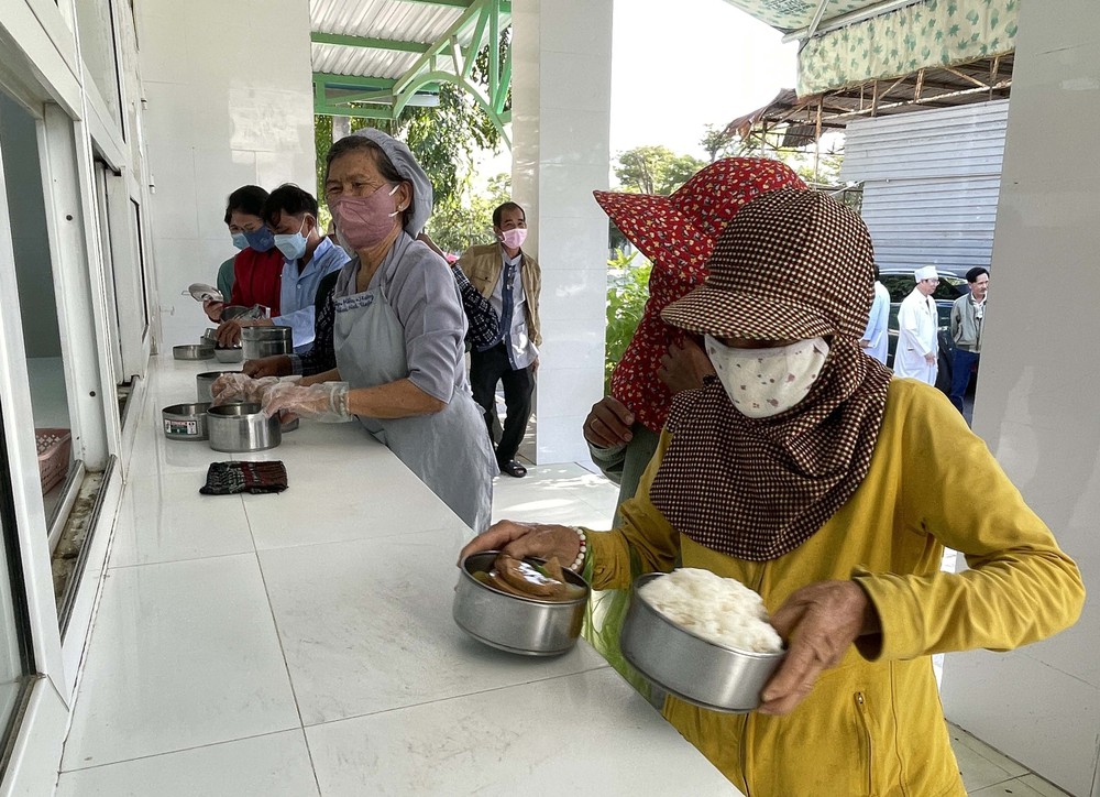 Bếp ăn từ thiện “Hiểu và Thương”- Nơi san sẻ yêu thương vì bệnh nhân nghèo - Ảnh 5. Bếp ăn từ thiện “Hiểu và Thương”- Nơi san sẻ yêu thương vì bệnh nhân nghèo - Ảnh 5.