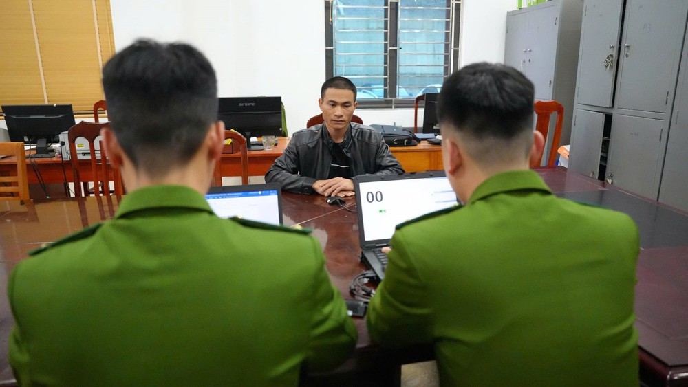 Khởi tố, bắt tạm giam lái tàu chở đá trong vụ lật thuyền ở hồ Thác Bà - Ảnh 2.