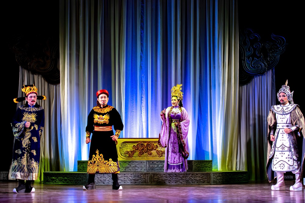 Cải lương Vàm Cỏ ra mắt khán giả Hà Nội sau sáp nhập - Ảnh 1. Cải lương Vàm Cỏ ra mắt khán giả Hà Nội sau sáp nhập - Ảnh 1.