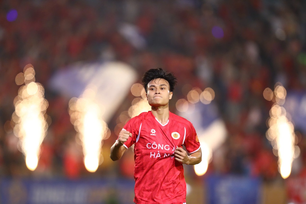 HAGL đuối hơi, áp lực phả sát gáy - Ảnh 2. HAGL đuối hơi, áp lực phả sát gáy - Ảnh 2.