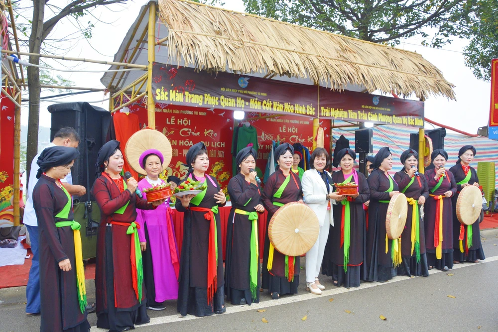 Tưng bừng Khai hội Đền Bà Chúa Kho - Ảnh 2. Tưng bừng Khai hội Đền Bà Chúa Kho - Ảnh 2.