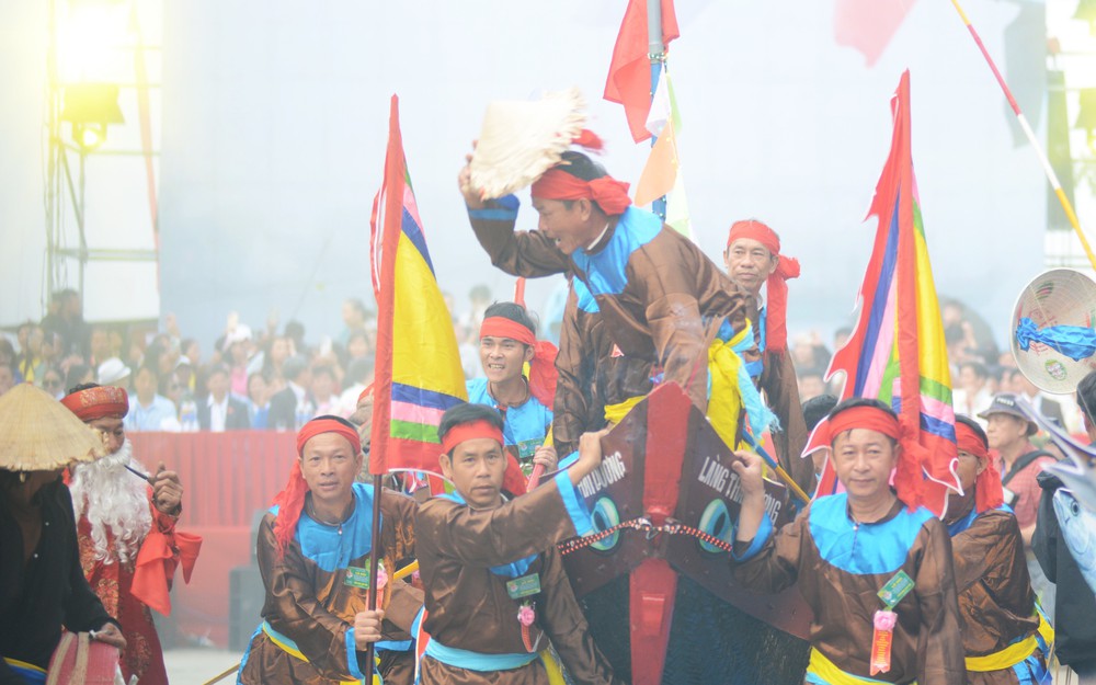 Rộn ràng Lễ hội Cầu ngư lâu đời nhất xứ Huế - Ảnh 3. Rộn ràng Lễ hội Cầu ngư lâu đời nhất xứ Huế - Ảnh 3.