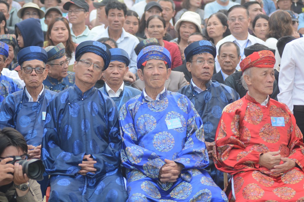 Rộn ràng Lễ hội Cầu ngư lâu đời nhất xứ Huế - Ảnh 8. Rộn ràng Lễ hội Cầu ngư lâu đời nhất xứ Huế - Ảnh 8.