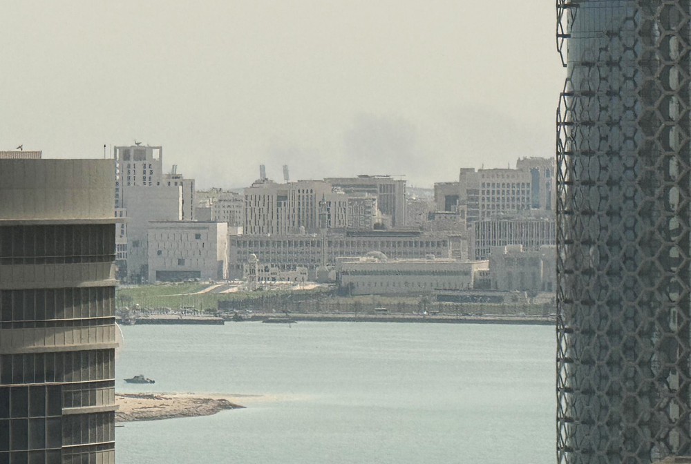 Xung đột tại Trung Đông: Các Đại sứ quán Việt Nam tại Vùng Vịnh ra thông báo khẩn khuyến cáo công dân - Ảnh 1.