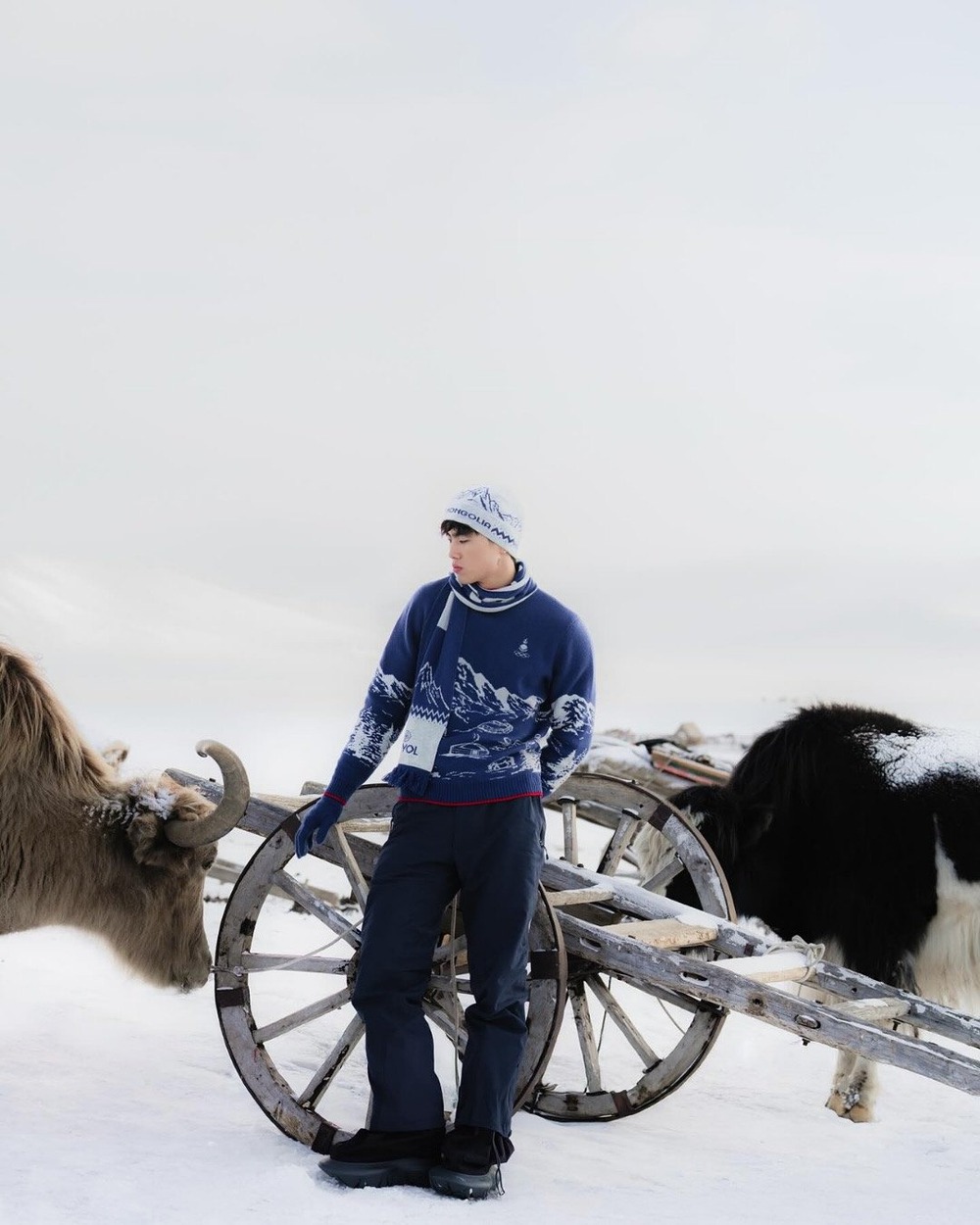 Trang phục của đoàn thể thao Mông Cổ gây sốt mạng xã hội trước thềm Thế vận hội Mùa đông 2026 - Ảnh 3.