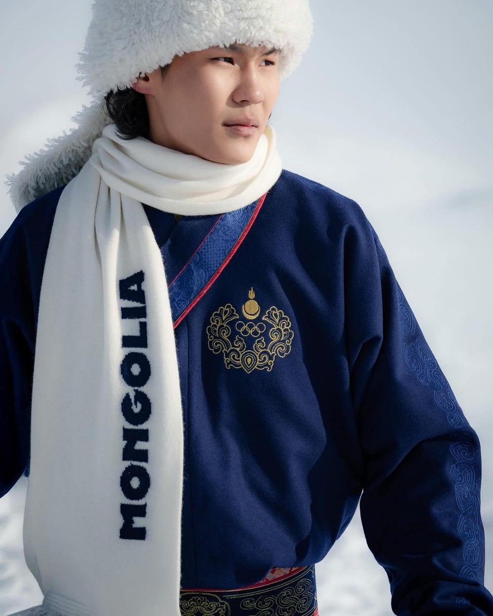 Trang phục của đoàn thể thao Mông Cổ gây sốt mạng xã hội trước thềm Thế vận hội Mùa đông 2026 - Ảnh 4.