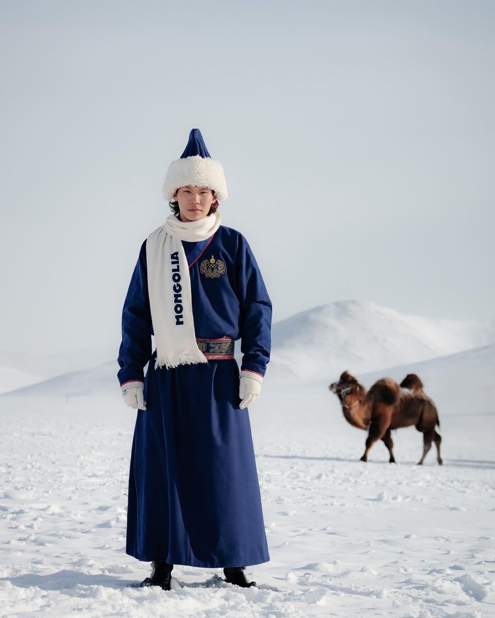 Trang phục của đoàn thể thao Mông Cổ gây sốt mạng xã hội trước thềm Thế vận hội Mùa đông 2026 - Ảnh 7.