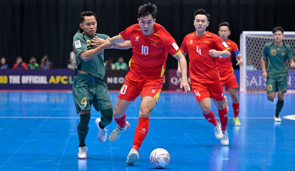HLV Giustozzi thất vọng khi đội tuyển Việt Nam thua Indonesia tại tứ kết futsal châu Á - Ảnh 2. HLV Giustozzi thất vọng khi đội tuyển Việt Nam thua Indonesia tại tứ kết futsal châu Á - Ảnh 2.
