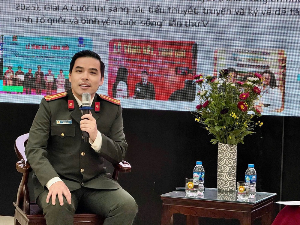 Nhà văn Dương Bình Nguyên: "Đi chậm là một lựa chọn có ý thức" - Ảnh 4. Nhà văn Dương Bình Nguyên: "Đi chậm là một lựa chọn có ý thức" - Ảnh 4.
