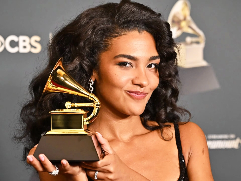 Nghệ sĩ mới xuất sắc nhất Grammy: Olivia Dean - Hình mẫu mới của làng nhạc - Ảnh 1.