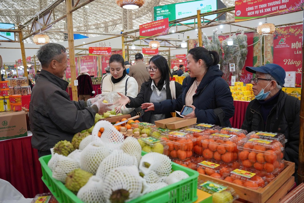 Hội chợ Mùa Xuân - đông thật, bán thật ngay sau ngày khai mạc - Ảnh 6.