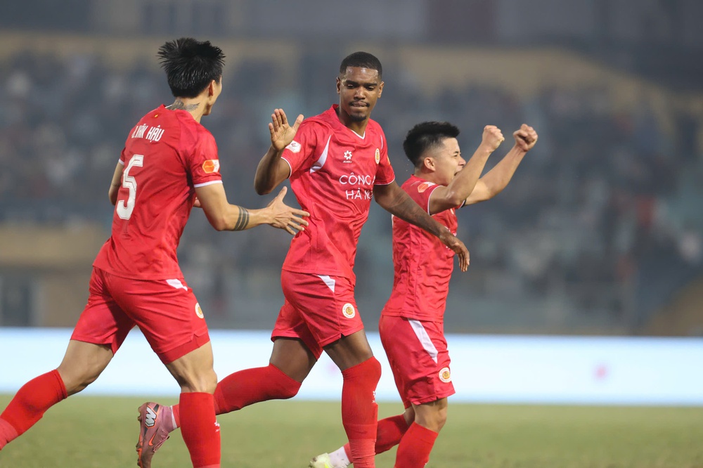 Ngoại binh vẫn áp đảo dàn tuyển thủ quốc gia và U23 Việt Nam ở V-League - Ảnh 2. Ngoại binh vẫn áp đảo dàn tuyển thủ quốc gia và U23 Việt Nam ở V-League - Ảnh 2.