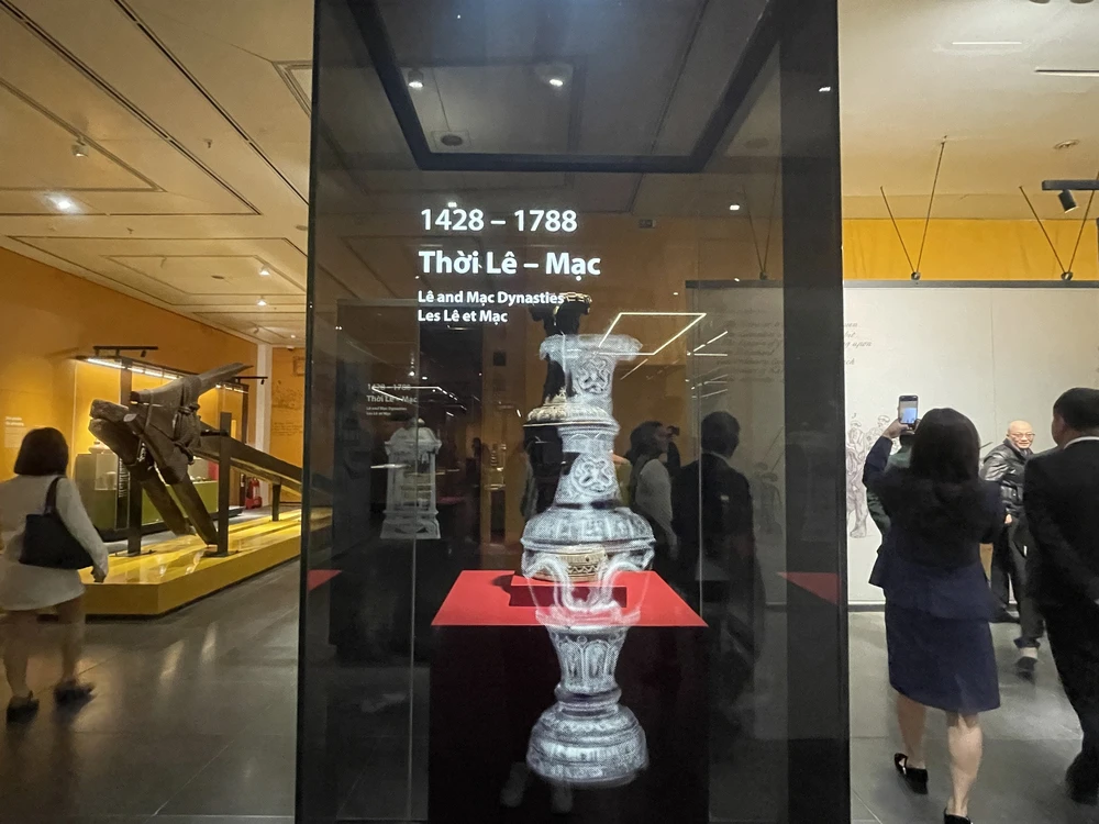 "Long Mã khai văn" chào xuân Bính Ngọ 2026 - Ảnh 4. "Long Mã khai văn" chào xuân Bính Ngọ 2026 - Ảnh 4.