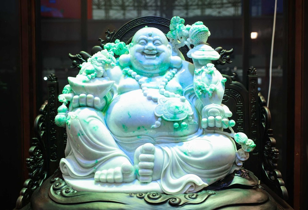 Sôi động không gian đá quý tại Hội chợ Mùa Xuân 2026 - Ảnh 4. Sôi động không gian đá quý tại Hội chợ Mùa Xuân 2026 - Ảnh 4.