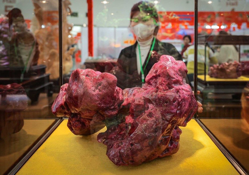 Sôi động không gian đá quý tại Hội chợ Mùa Xuân 2026 - Ảnh 5. Sôi động không gian đá quý tại Hội chợ Mùa Xuân 2026 - Ảnh 5.