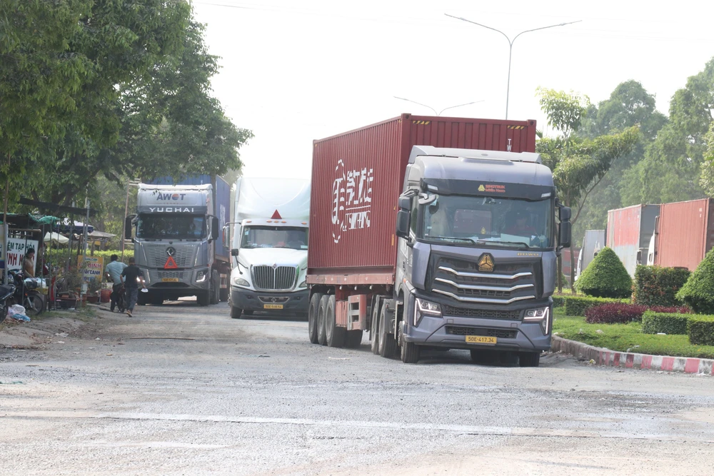 Đồng loạt kiểm tra nồng độ cồn từ mùng 1 Tết, Cảnh sát khuyến cáo người dân tuân thủ quy định về trật tự an toàn giao thông - Ảnh 3. Đồng loạt kiểm tra nồng độ cồn từ mùng 1 Tết, Cảnh sát khuyến cáo người dân tuân thủ quy định về trật tự an toàn giao thông - Ảnh 3.