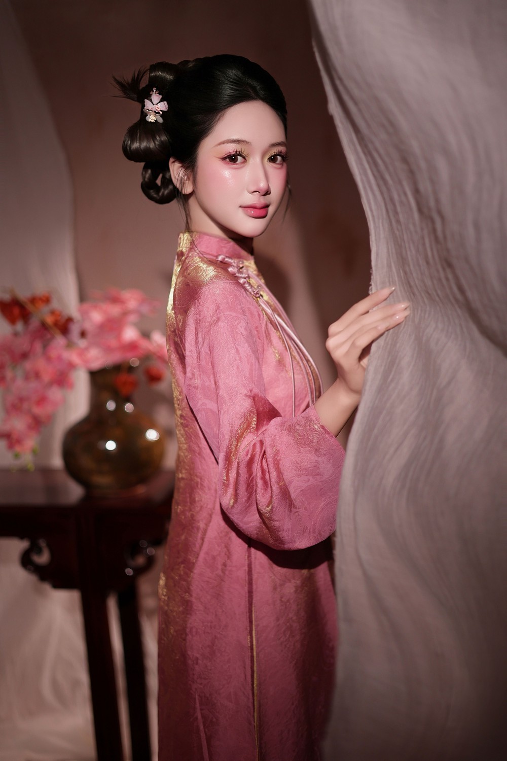 Á khôi Thanh Hương dịu dàng với dài truyền thống đón Tết - Ảnh 1.