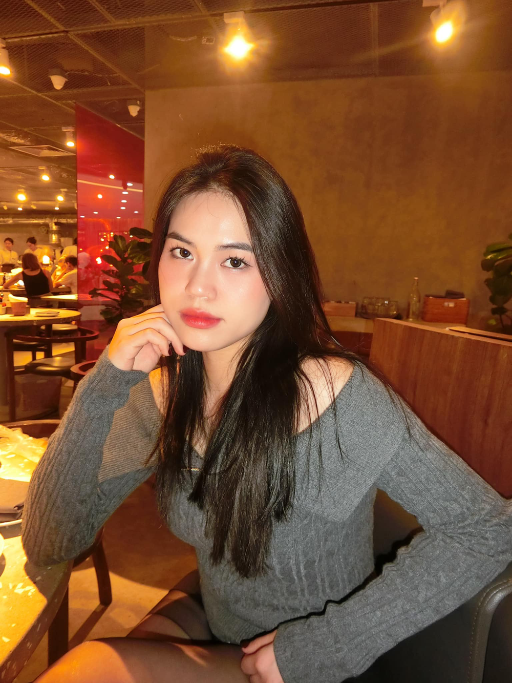 Vẻ xinh đẹp trong đời thường của libero Ly Ly