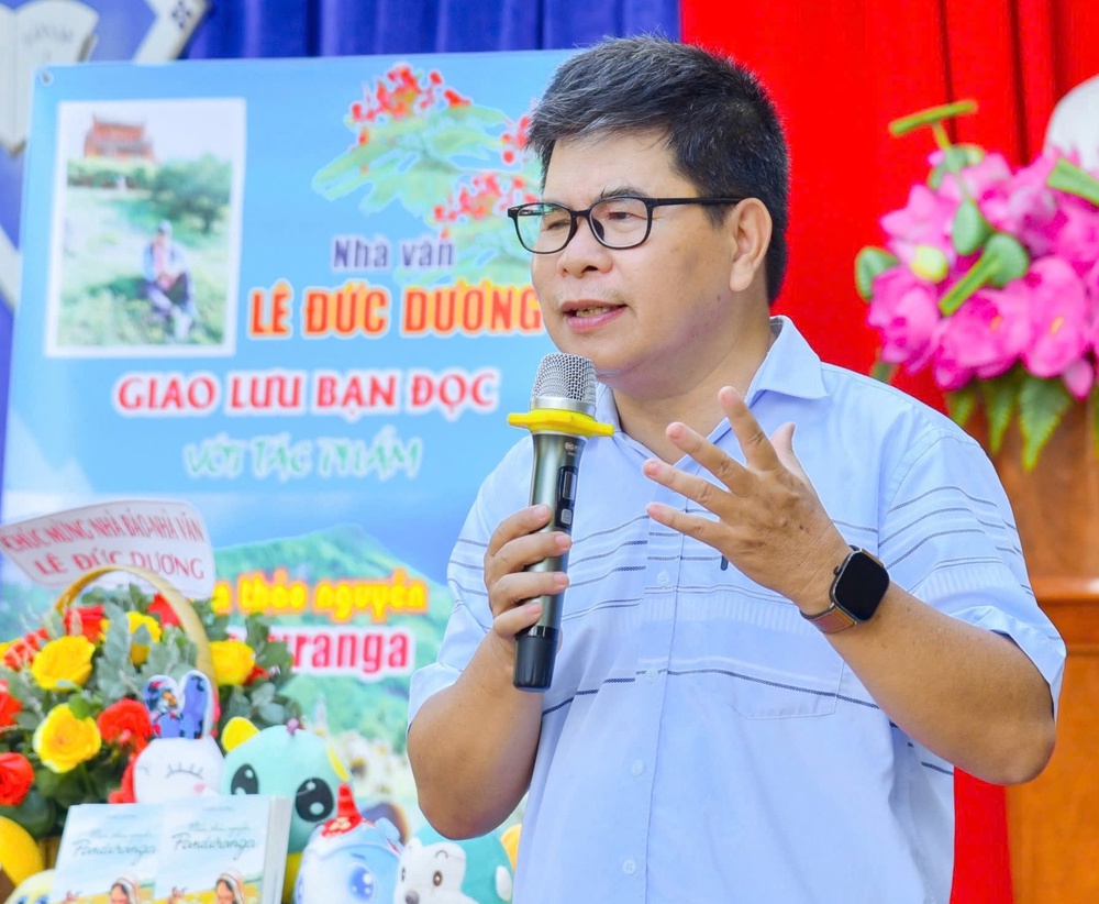 Nhà văn Lê Đức Dương: "Đưa trẻ mục đồng kiêu hãnh bước ra thế giới" - Ảnh 1.