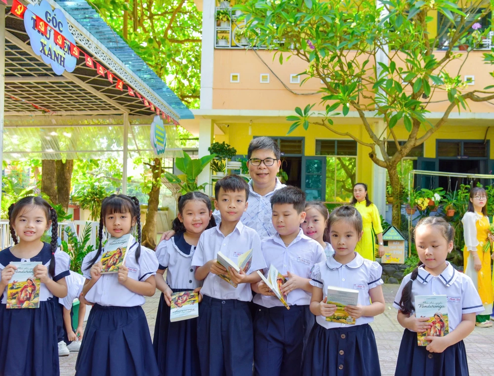 Nhà văn Lê Đức Dương: "Đưa trẻ mục đồng kiêu hãnh bước ra thế giới" - Ảnh 5.