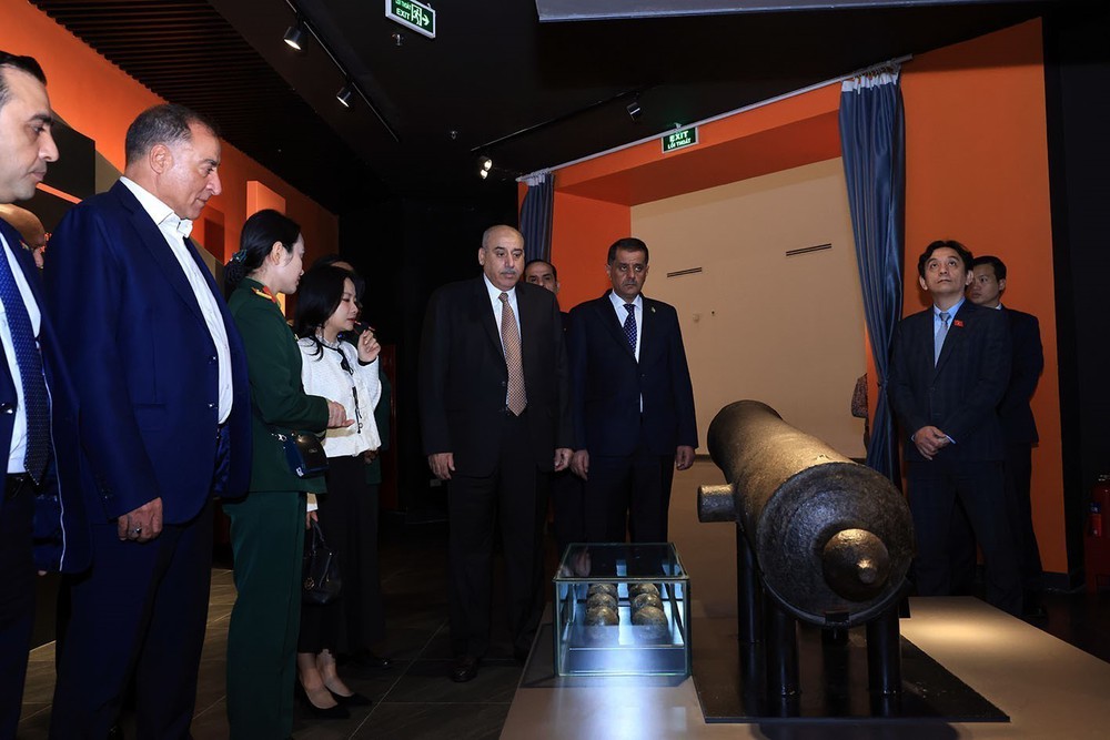 Chủ tịch Hạ viện Jordan thăm Bảo tàng Lịch sử Quân sự Việt Nam - Ảnh 8.