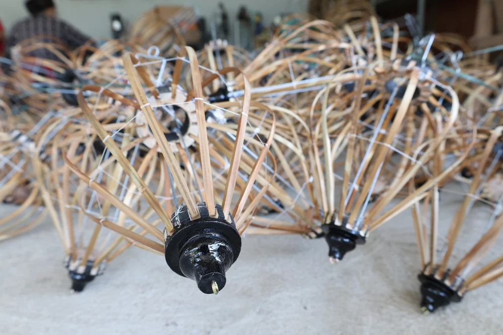 Hành trình giữ nghề làm lồng đèn truyền thống ở Đà Nẵng - Ảnh 2.