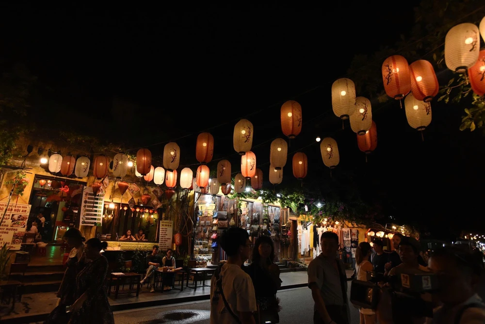 Hành trình giữ nghề làm lồng đèn truyền thống ở Đà Nẵng - Ảnh 11.