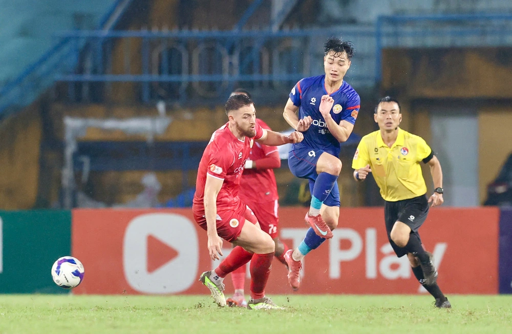 V-League: “Lò rèn quân” của ông Kim Sang Sik - Ảnh 1.
