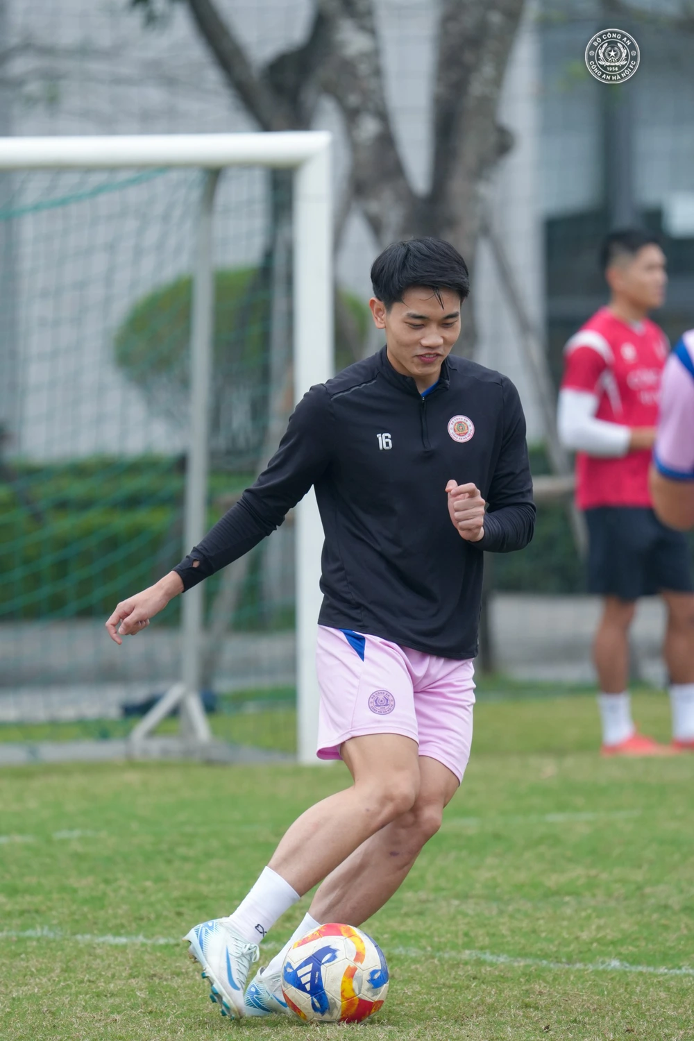 Đình Bắc vắng mặt ở trận CAHN thắng Tampines Rovers, HLV Polking nêu lý do - Ảnh 2.