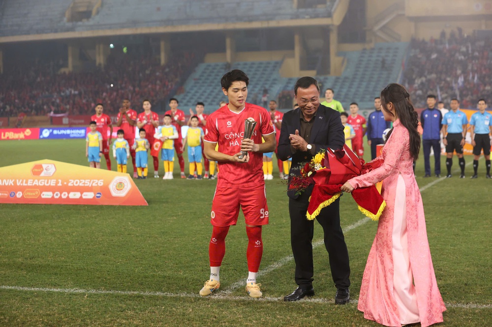 Đình Bắc "lùi một bước" lại hay hơn - Ảnh 1.