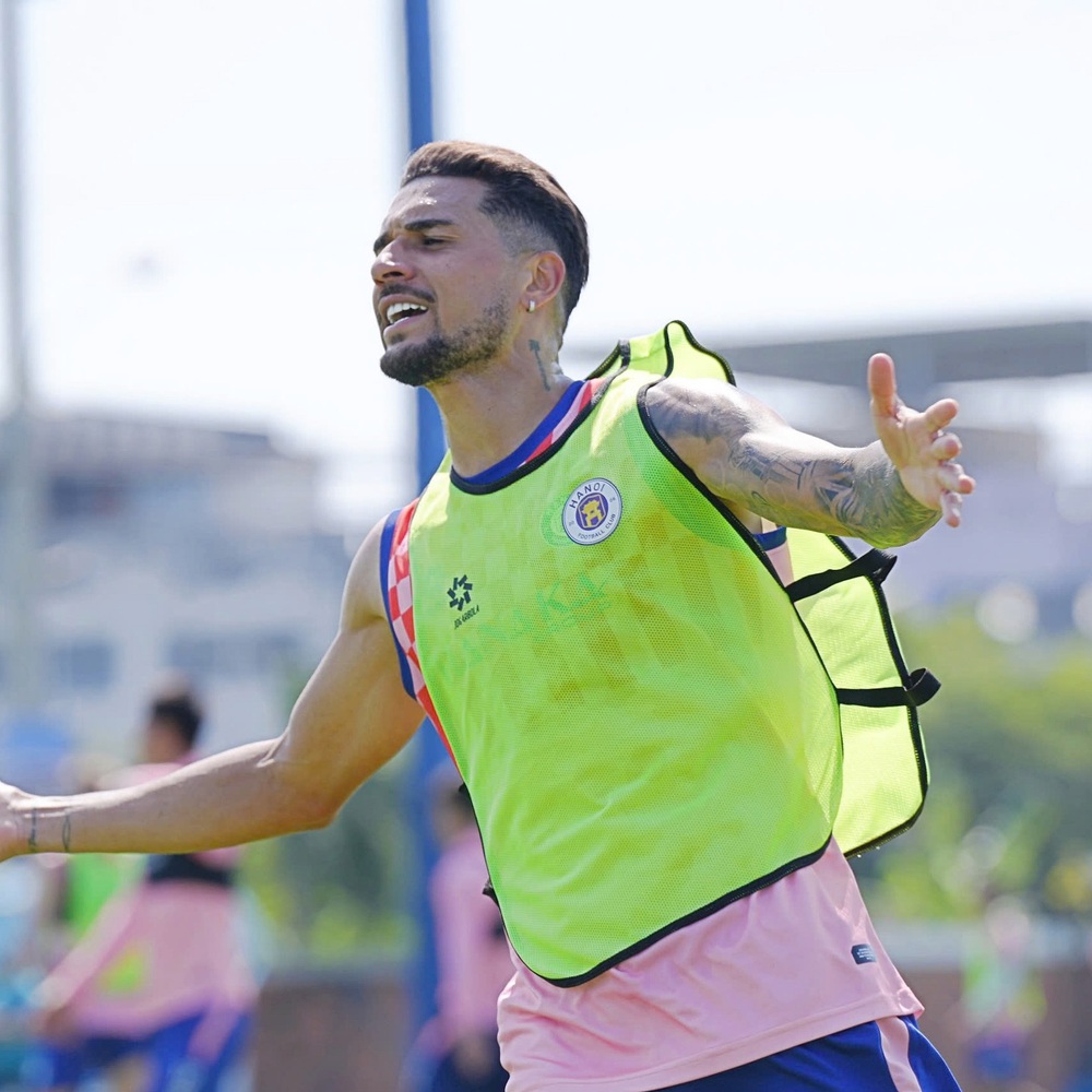 Tin nóng bóng đá Việt hôm nay 6/2: Hoàng Hên ấn tượng với Tết 2026; HLV Bồ Đào Nha tự hào khi Nam Định vào bán kết Shopee Cup - Ảnh 1.