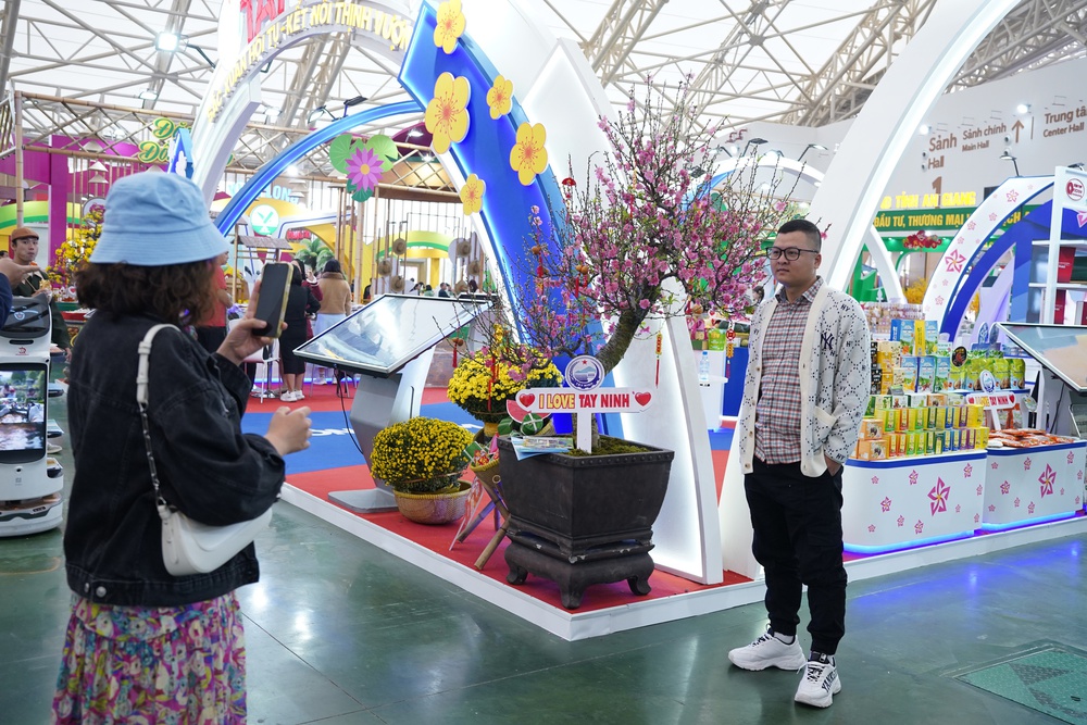 Hương vị miền Tây trong không khí Hội chợ Mùa Xuân  - Ảnh 4.