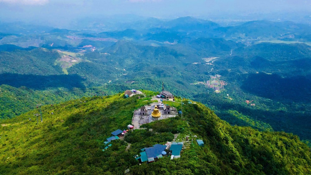 Miễn phí tham quan Quần thể di tích và danh thắng Yên Tử đến hết năm 2028 - Ảnh 1.