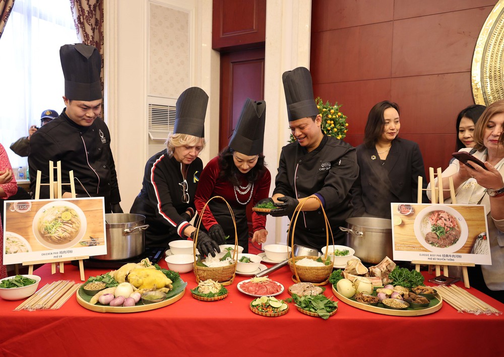 “Ngày Phở Việt Nam” tại Bắc Kinh (Trung Quốc)  - Ảnh 7.