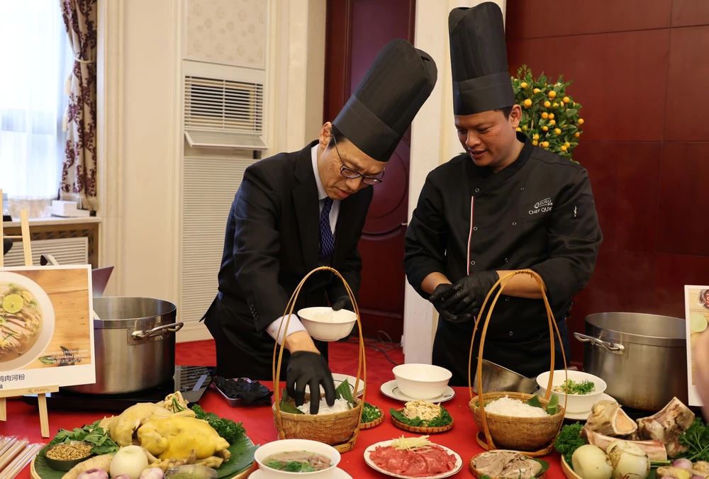 “Ngày Phở Việt Nam” tại Bắc Kinh (Trung Quốc)  - Ảnh 3.