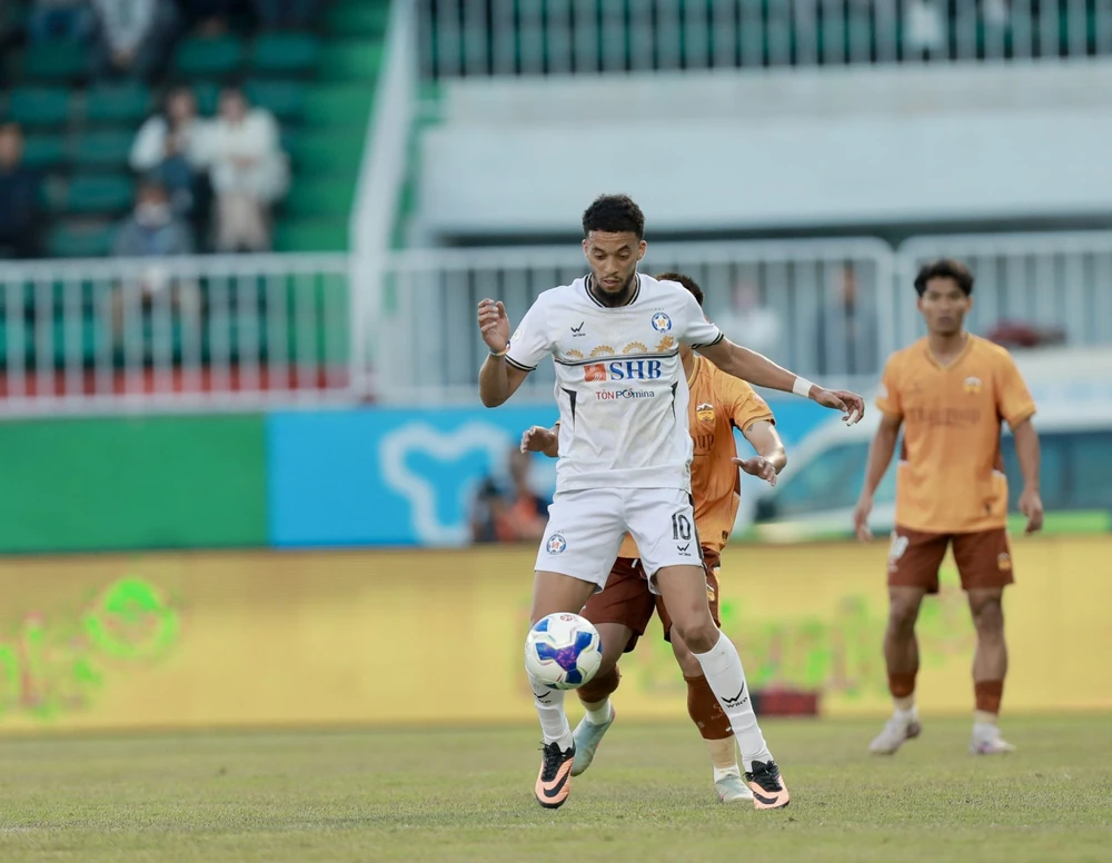 Tin nóng bóng đá Việt hôm nay 7/2: Đội trưởng U23 Việt Nam gói bánh chưng; CLB SHB Đà Nẵng nghỉ Tết sớm nhất V-League - Ảnh 2.