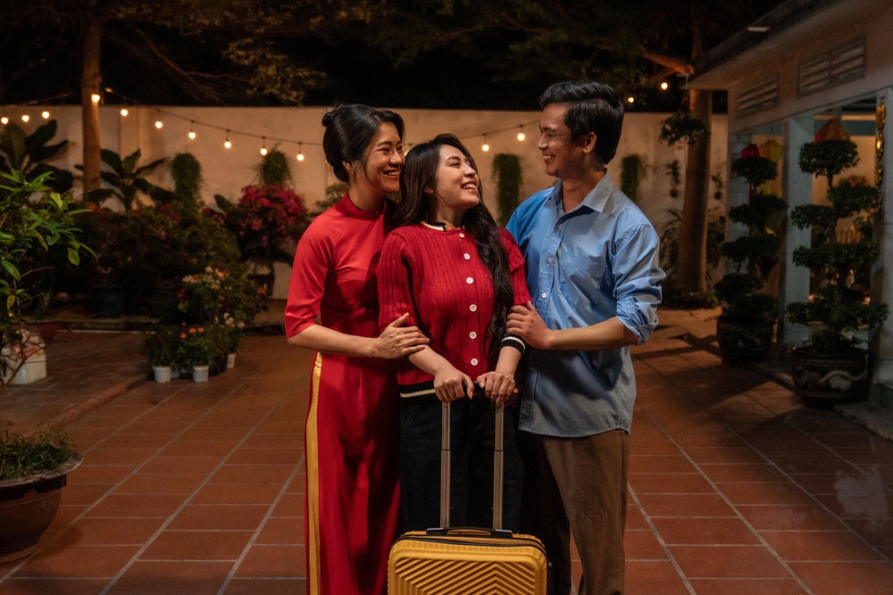 Tân binh Như Ý Đoàn mở cảm xúc với “Tết này nhà mình vui rồi” - Ảnh 2.