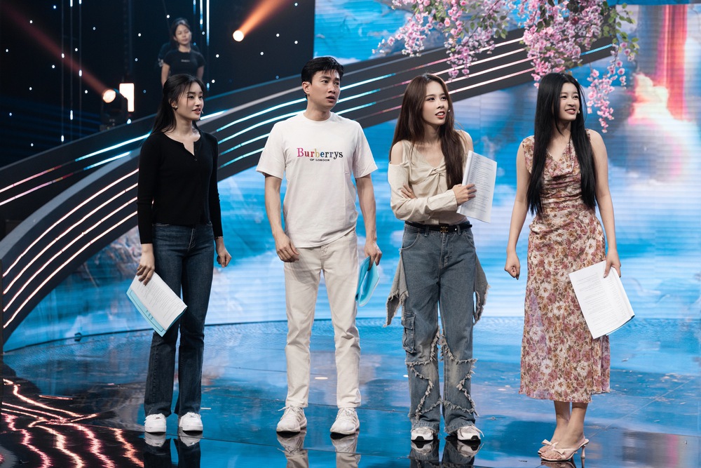 Dàn Hoa, Á hậu xuất hiện trong chương trình lên sóng Đêm Giao thừa Tết Bính Ngọ - Ảnh 2.