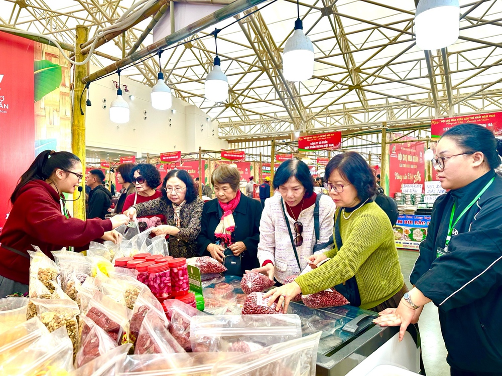 Hội chợ Mùa Xuân – niềm tin song hành cùng dòng chảy sản vật - Ảnh 3.